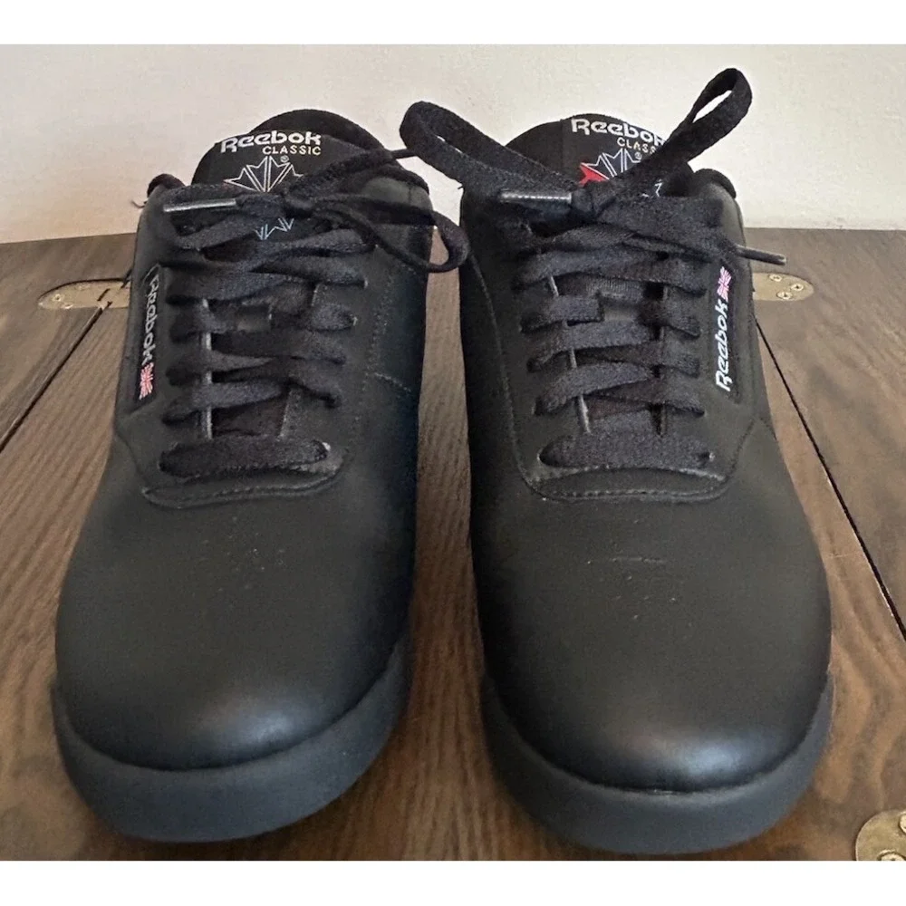Reebok Women's‎ Low Classic Princess Black Sneakers Size 9.5
